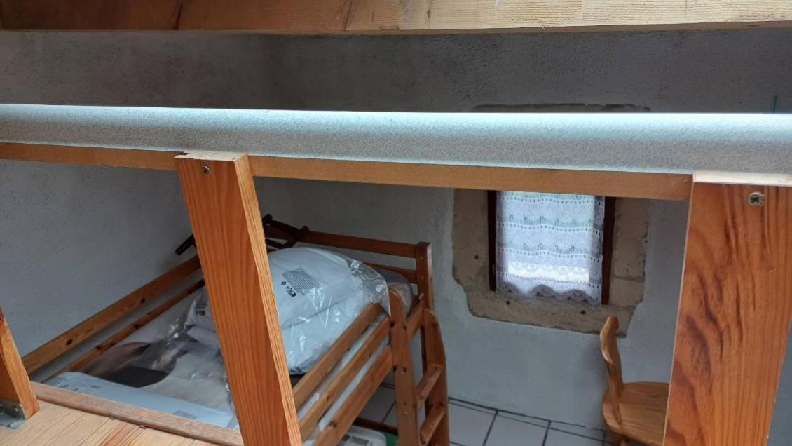 Appartement Chaleureux Dans Une Maison En Pierre Mireval Exterior foto